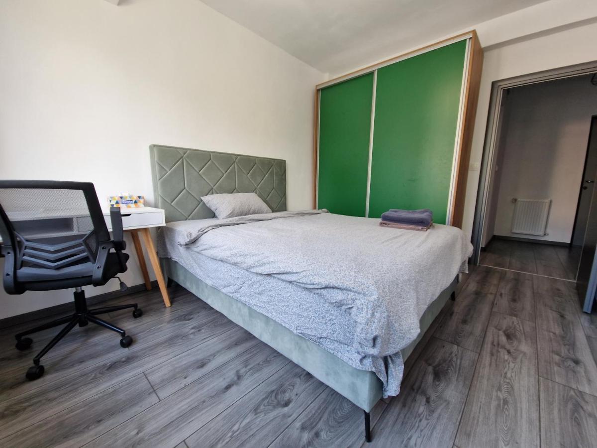 Cozy Near City Center, Parks&metro