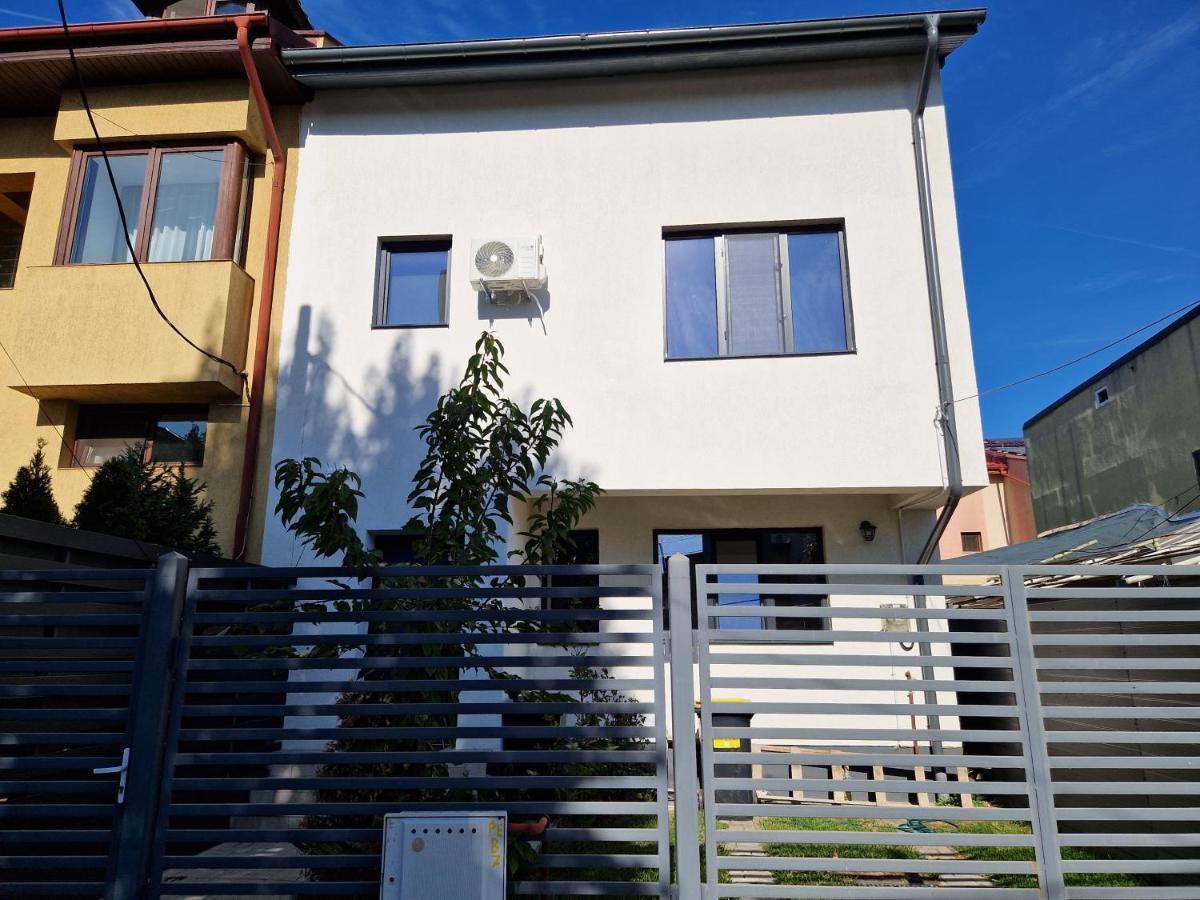 Cozy Near City Center, Parks&metro *